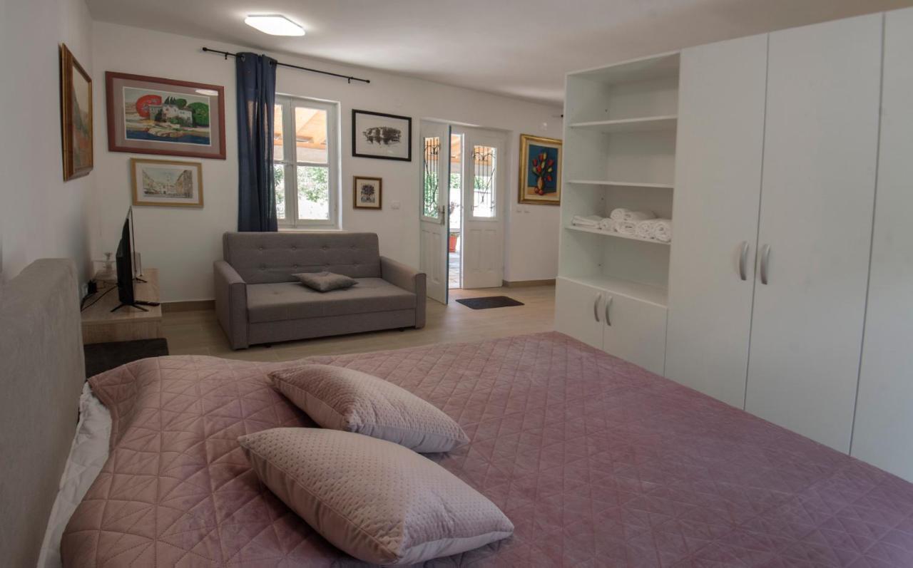 Studio Apartman Roza 斯顿 外观 照片