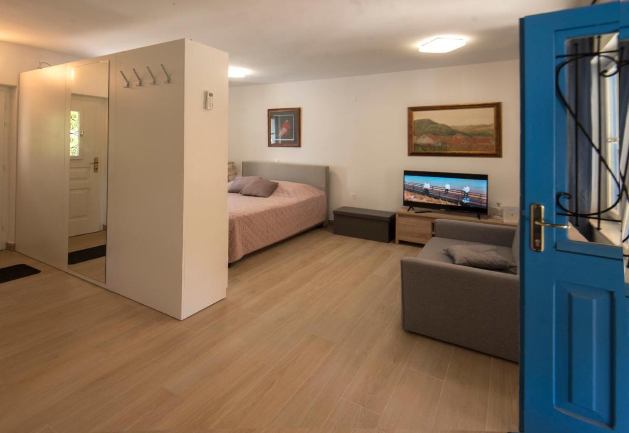 Studio Apartman Roza 斯顿 外观 照片